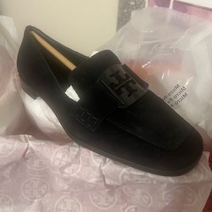 Tory Burch Georgia Loafer size 7. New in box with dust bag. Never worn